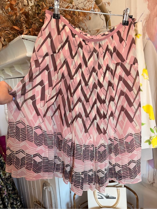 Ted Baker Dresses & Skirts - Ted Baker Pink Geometric Pleated Skirt